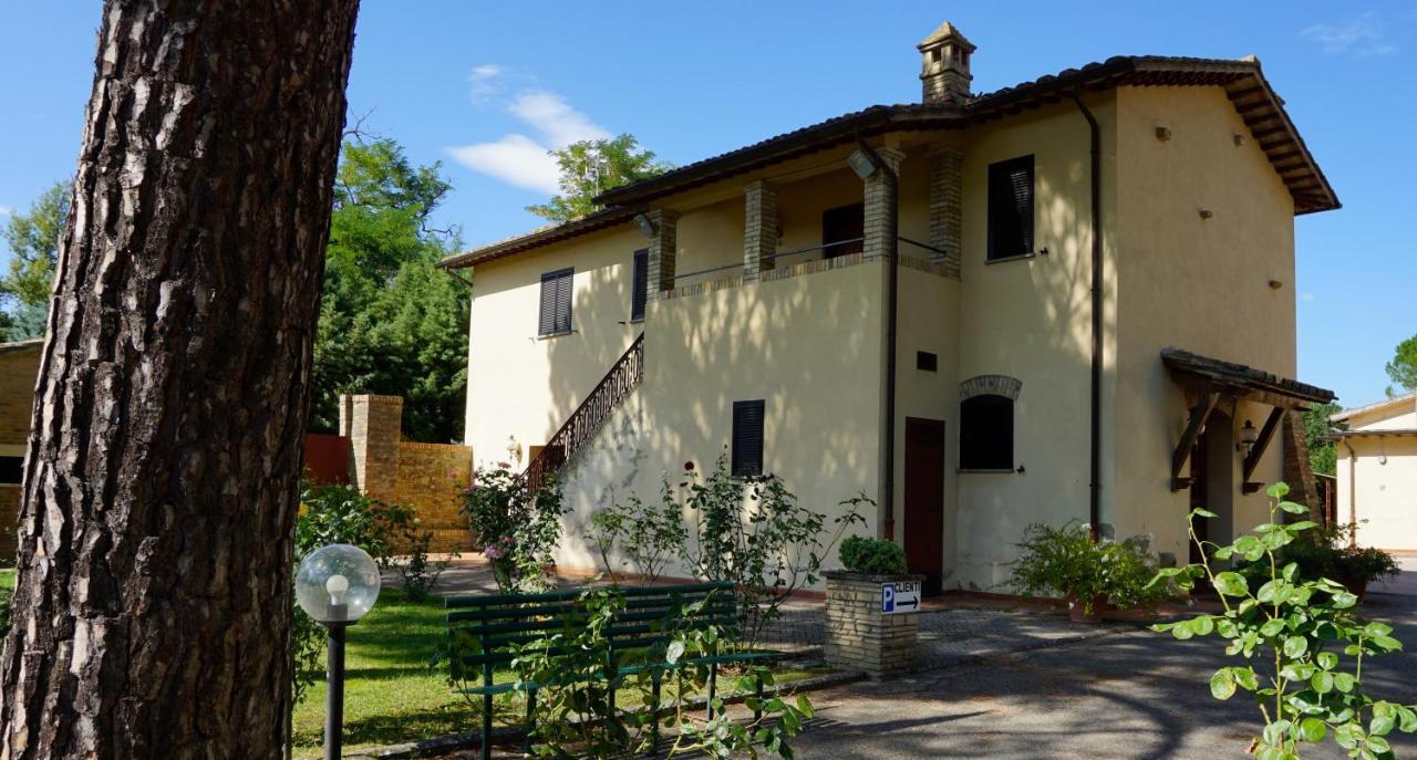 Hotel La Torretta Assisi Esterno foto